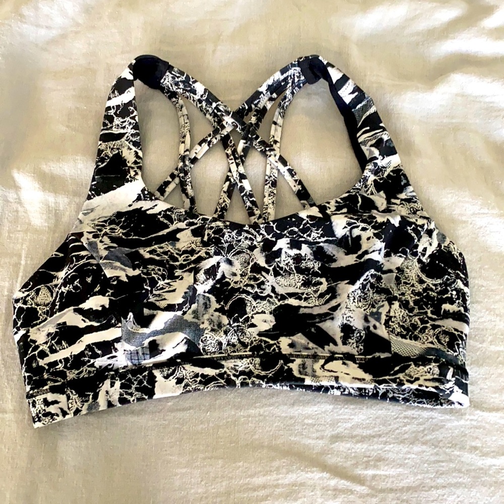Lululemon free to be serene bra Sz 6